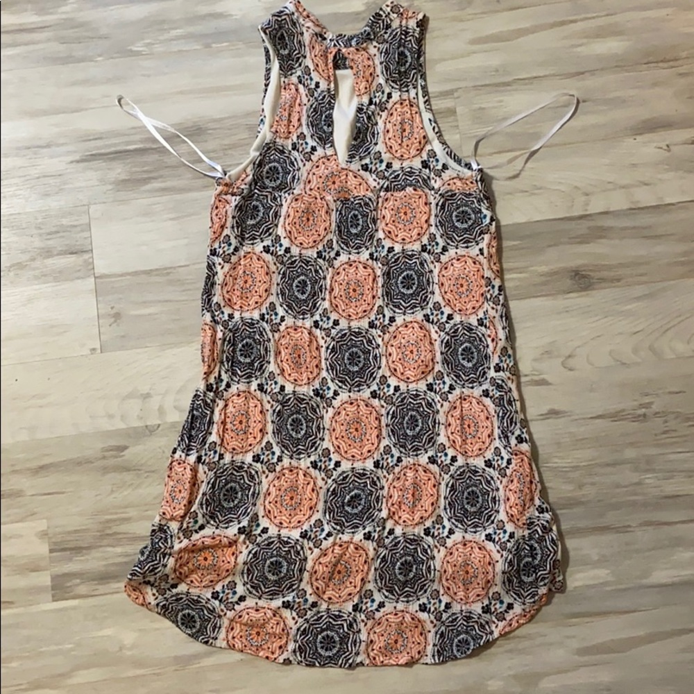 Patterned Long Tank Top - Picture 2 of 3